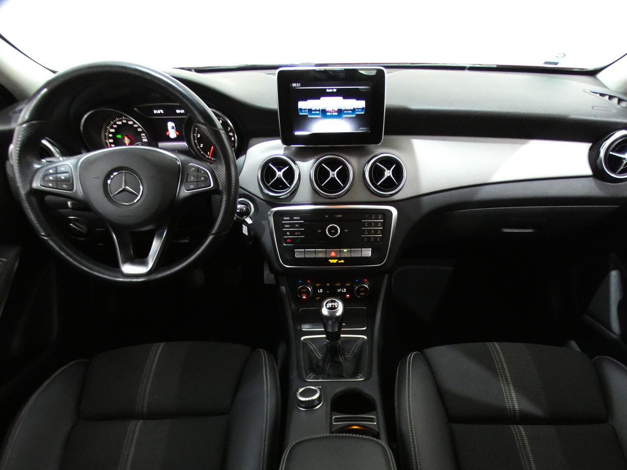 Mercedes-Benz GLA 180 - foto 7