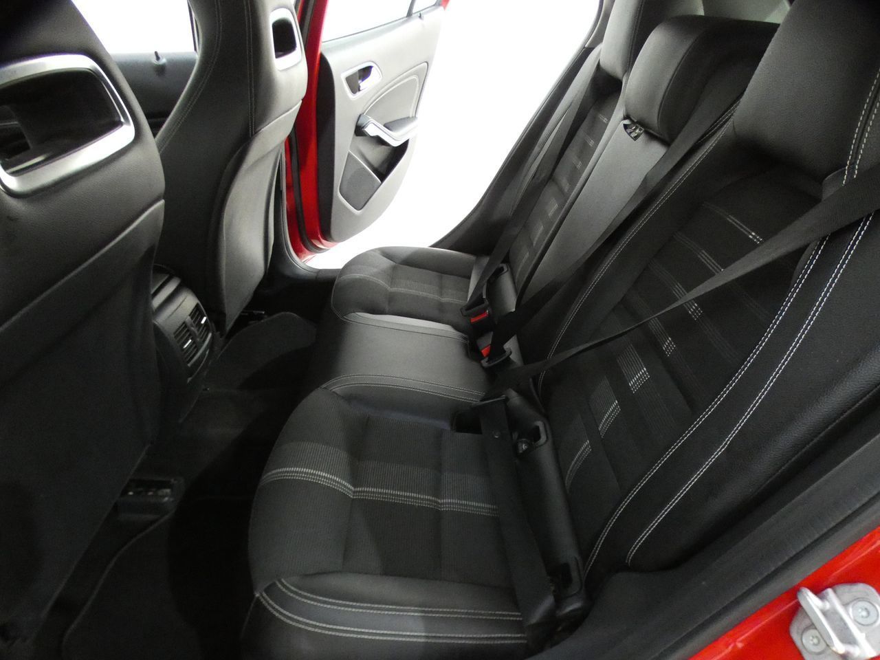 Mercedes-Benz GLA 180 - foto 10