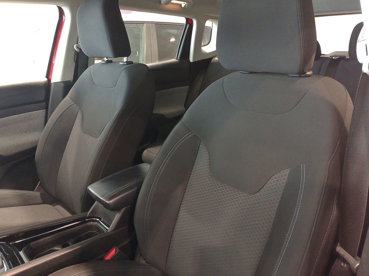 Jeep Compass 1.5 MHEV Night Eagle DCT - foto 19
