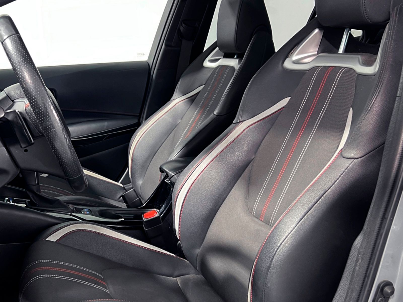 Toyota Corolla 180H GR-Sport E-CVT - foto 23
