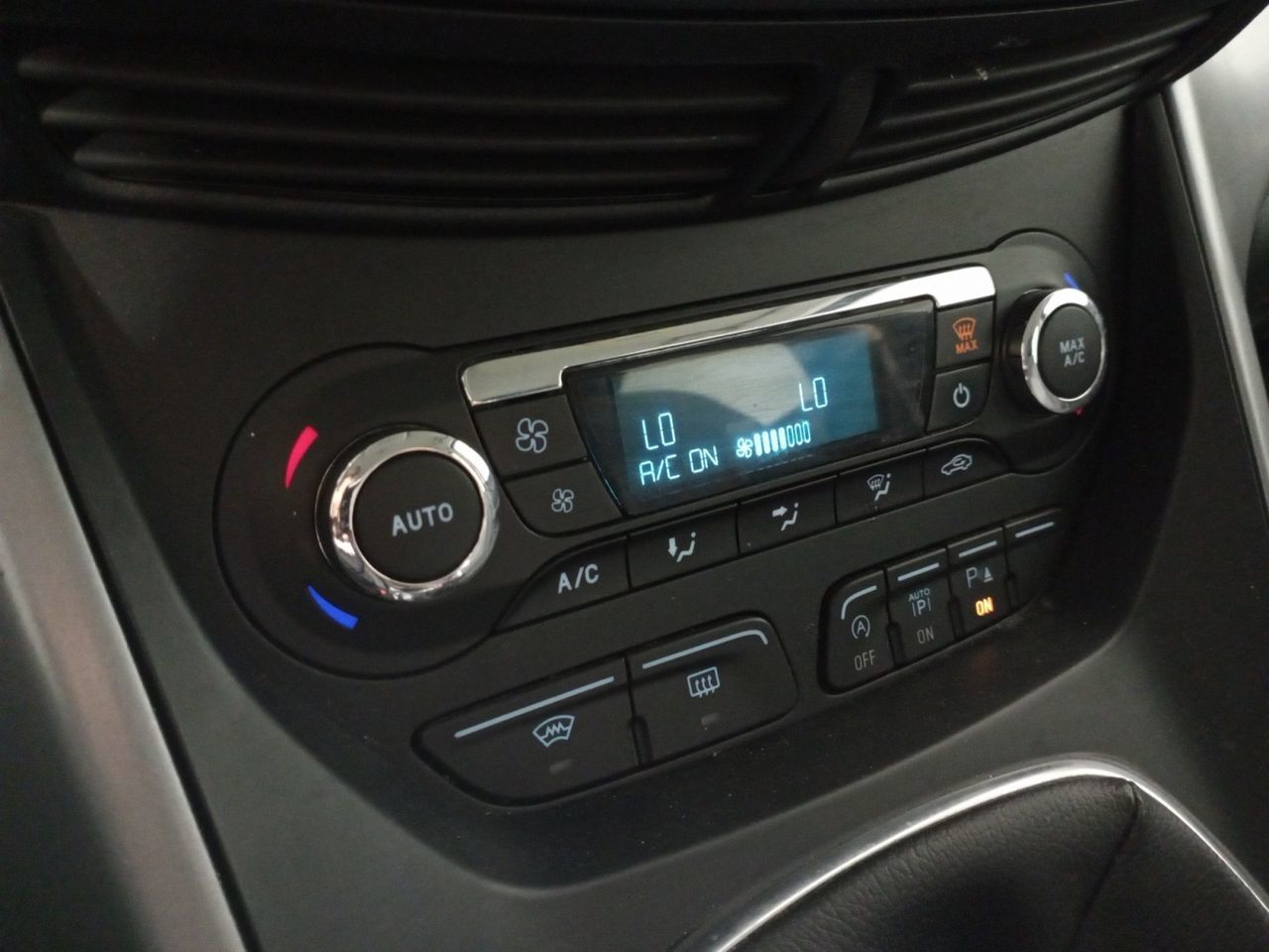 Ford C-Max 1.0 EcoBoost Trend+ - foto 16