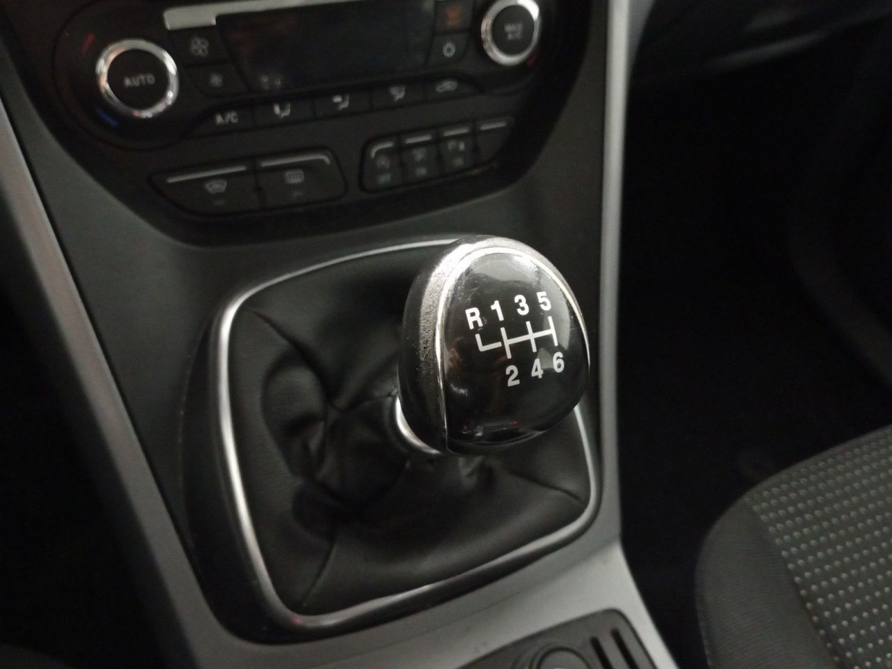 Ford C-Max 1.0 EcoBoost Trend+ - foto 12