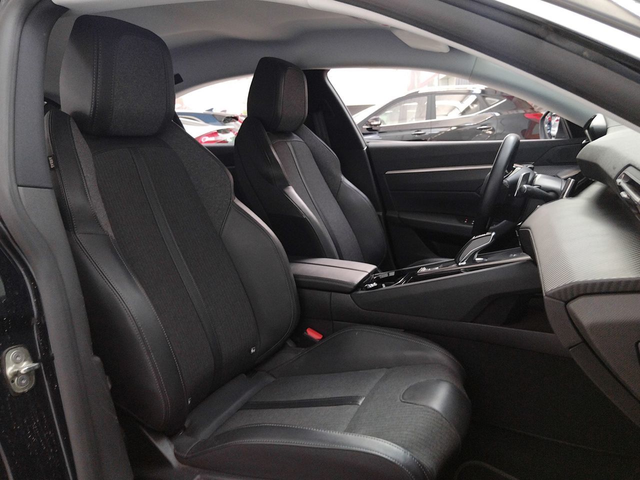 Peugeot 508 Hybrid 225 Allure e-EAT8 - foto 11