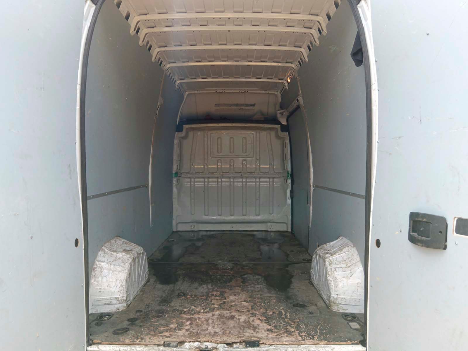 Peugeot Boxer Furgon BlueHDi 140 435 L3H3 - foto 12