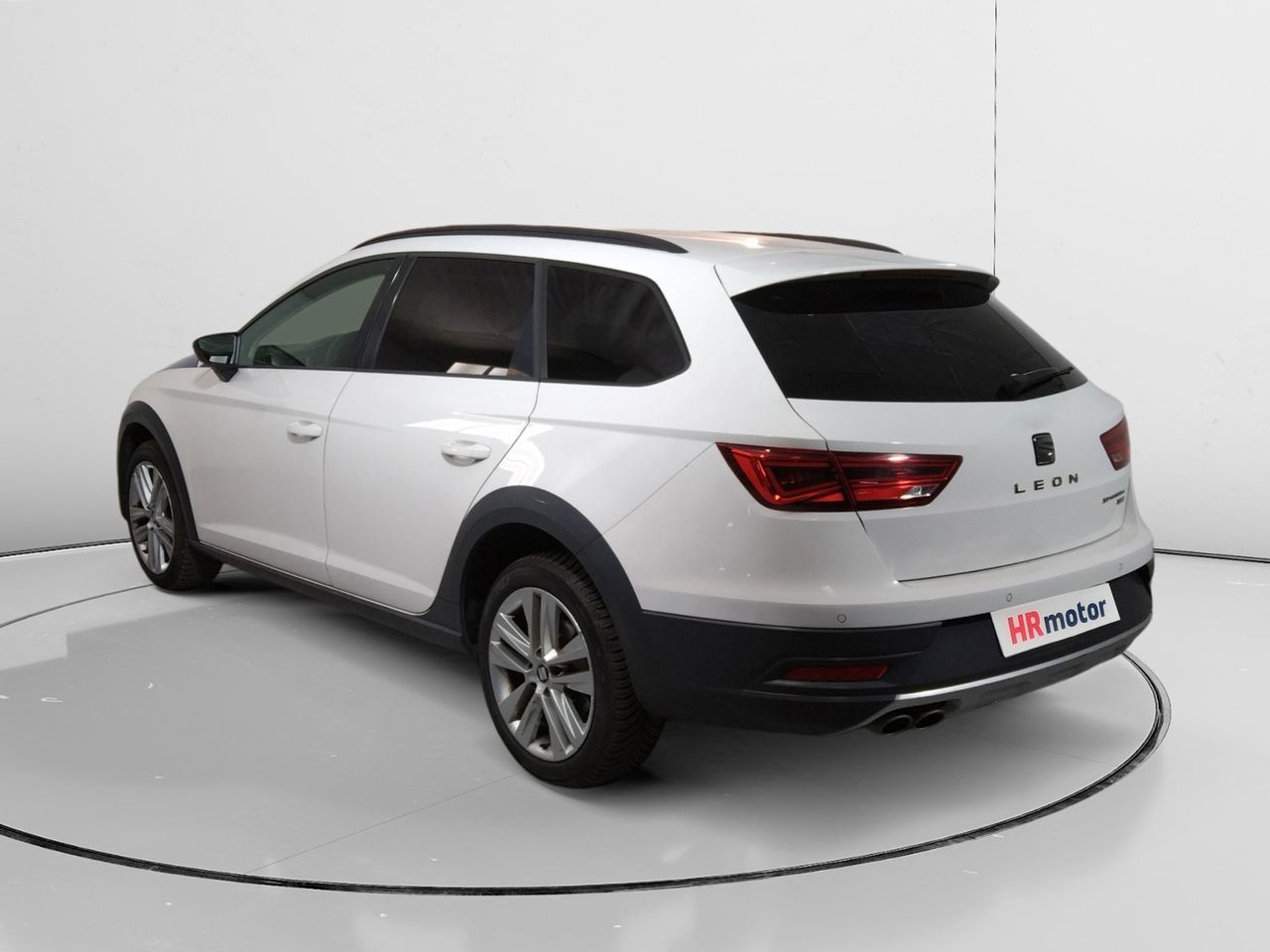 SEAT León 2.0 TDI X-perience 4Drive DSG - foto 4