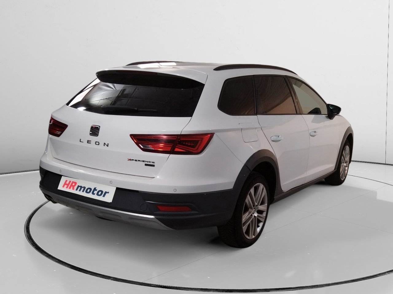 SEAT León 2.0 TDI X-perience 4Drive DSG - foto 2