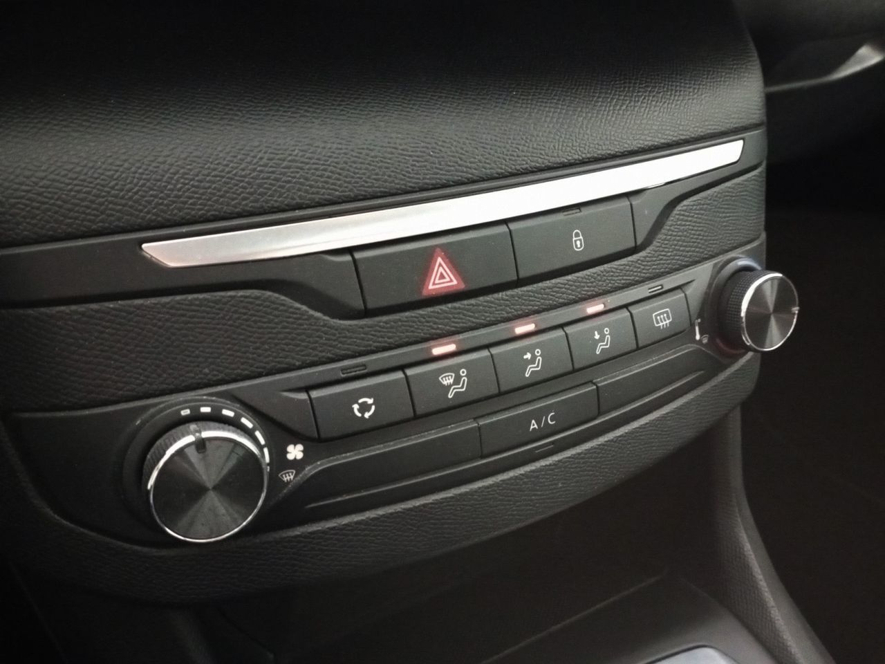 Peugeot 308 BlueHDi 100 Access - foto 18