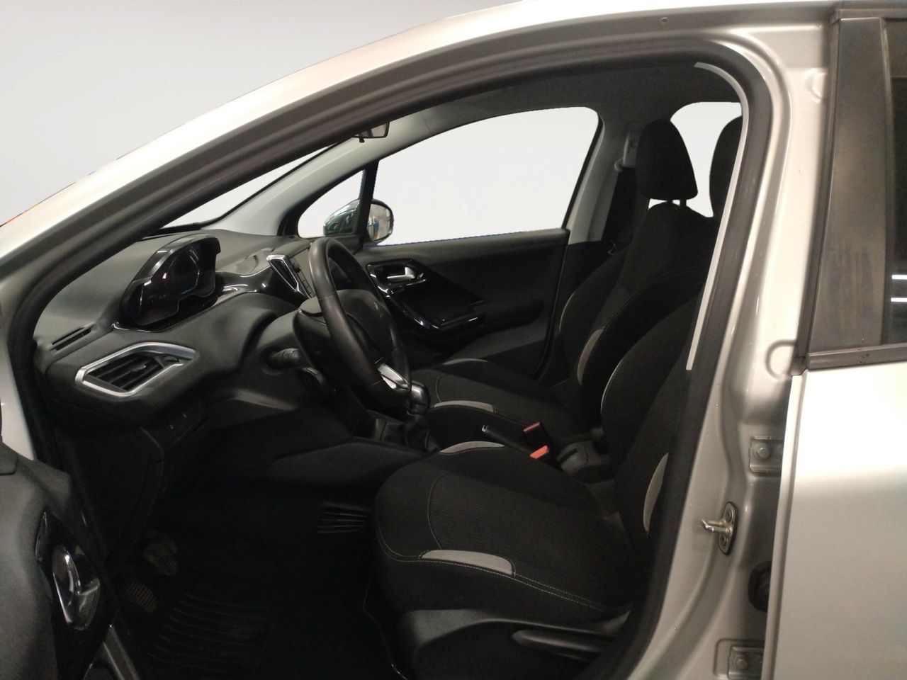 Peugeot 208 PureTech 82 Style - foto 8