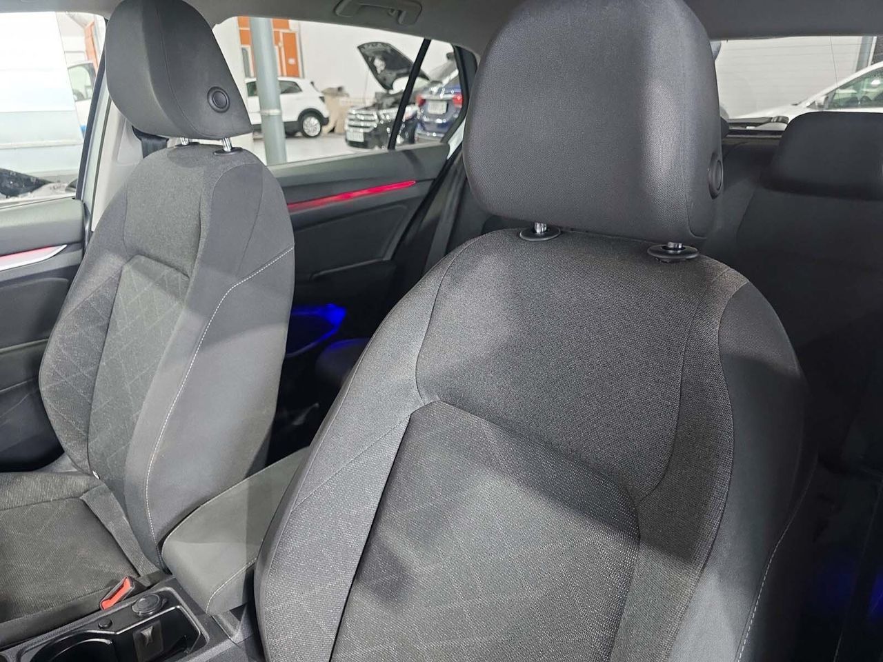 Volkswagen Golf Life 1.0 eTSI DSG - foto 19