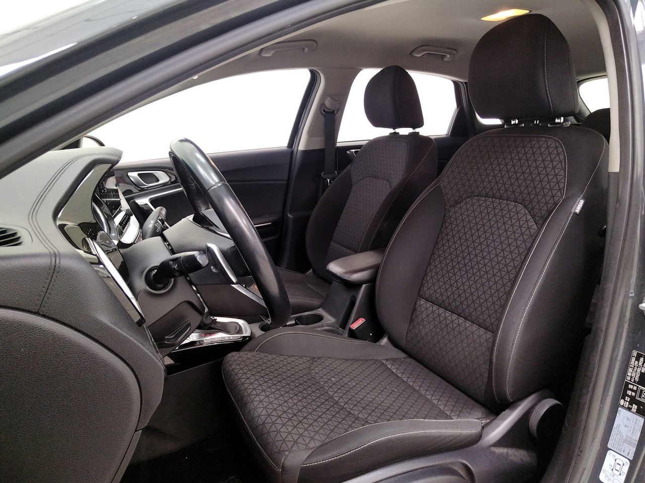 Kia Ceed 1.6 CRDi Drive - foto 9