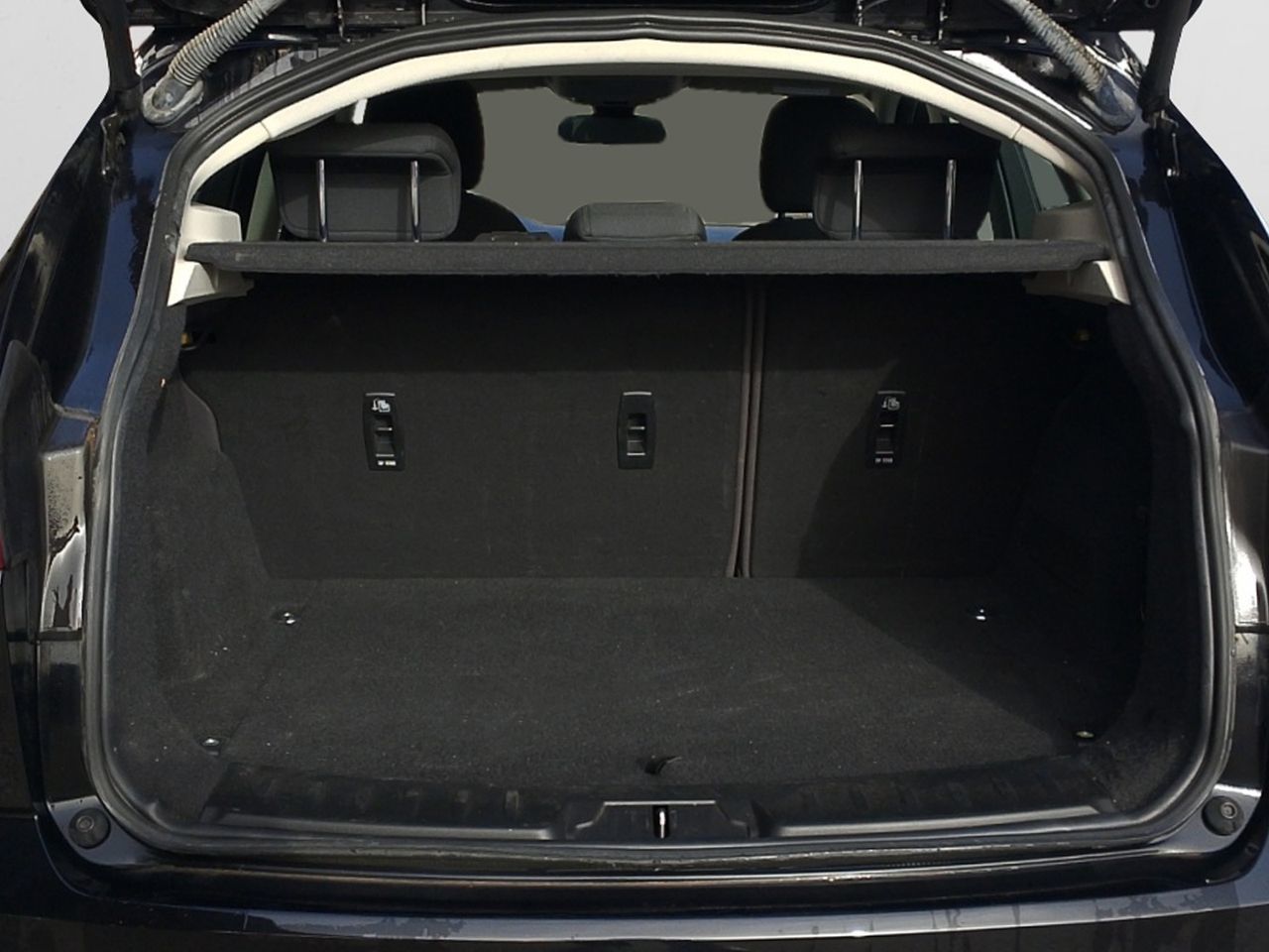 Jaguar E-Pace 2.0D 4WD - foto 12