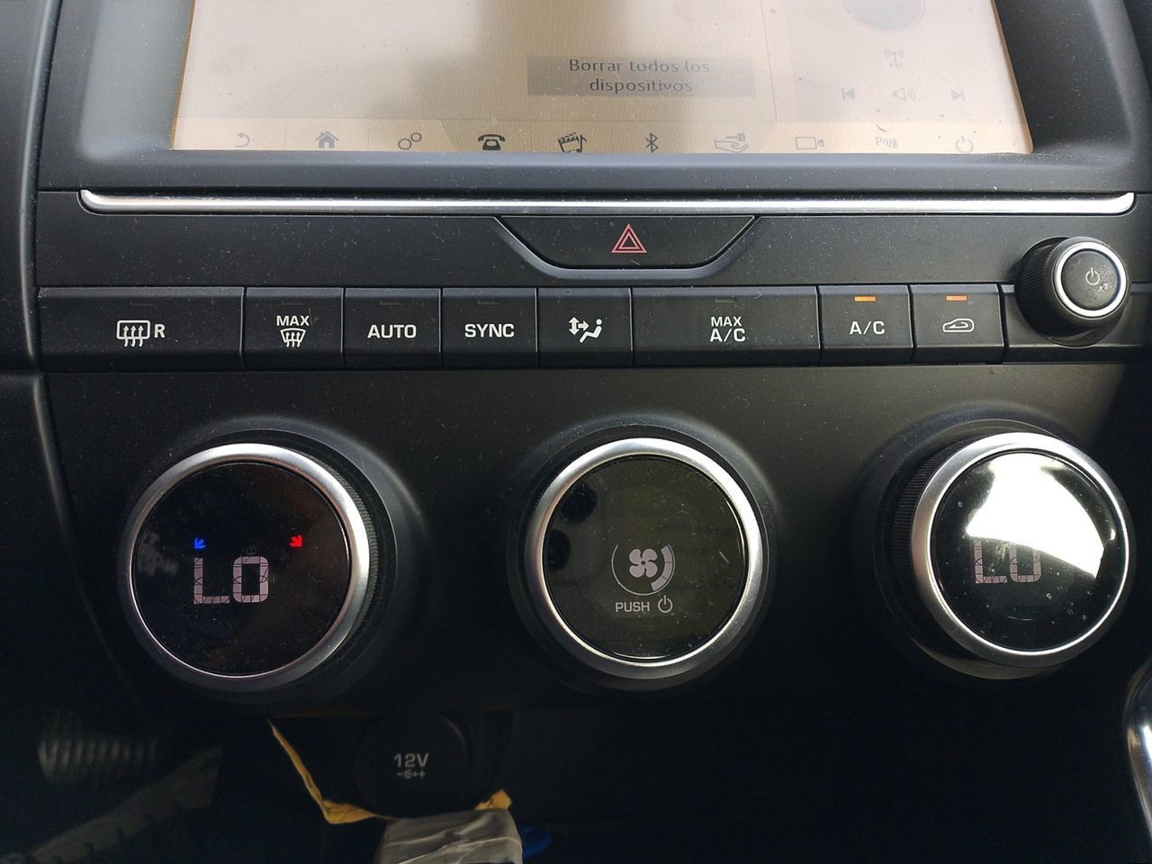 Jaguar E-Pace 2.0D 4WD - foto 19