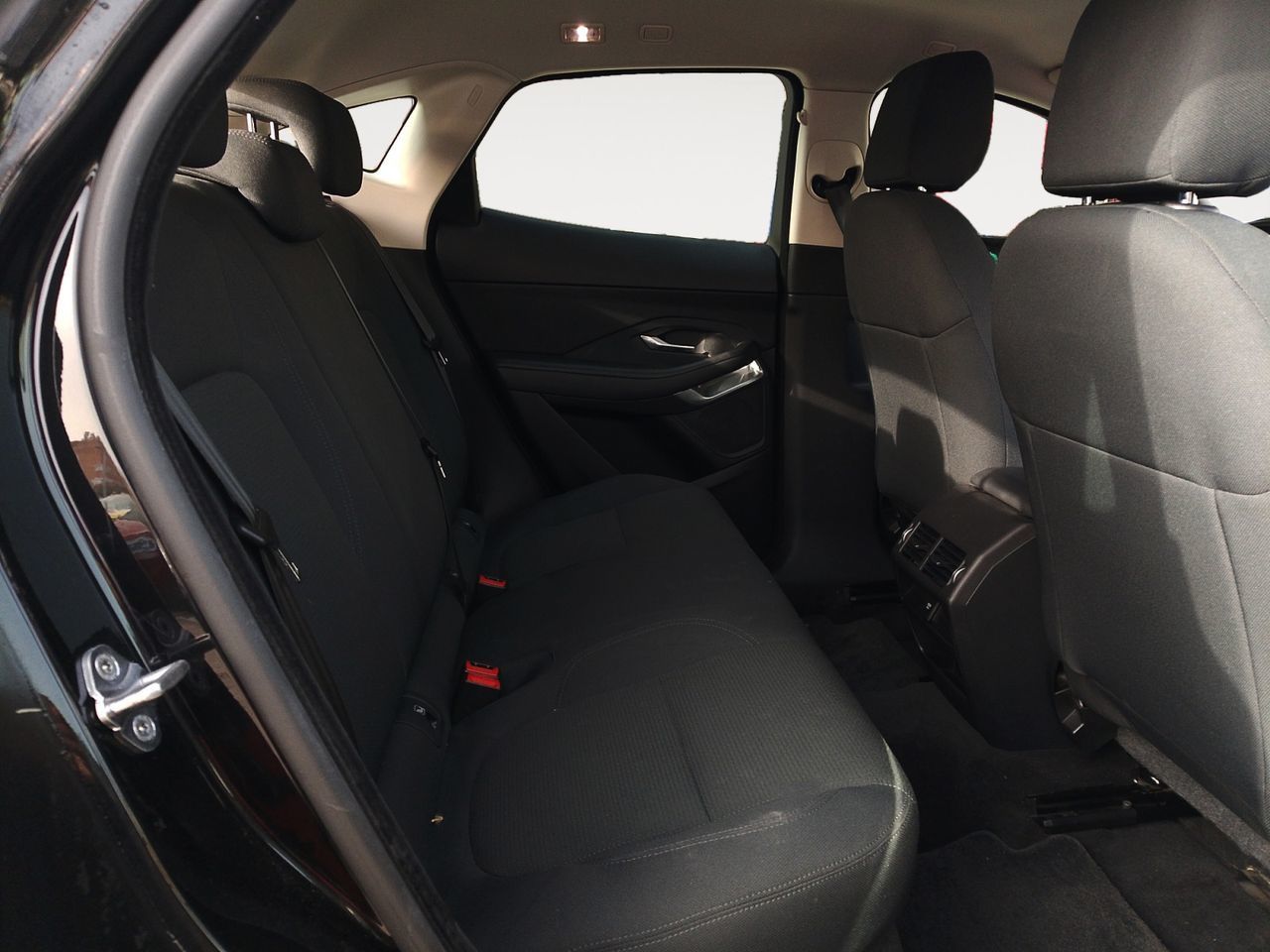 Jaguar E-Pace 2.0D 4WD - foto 10