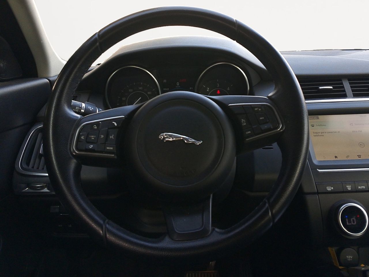 Jaguar E-Pace 2.0D 4WD - foto 8