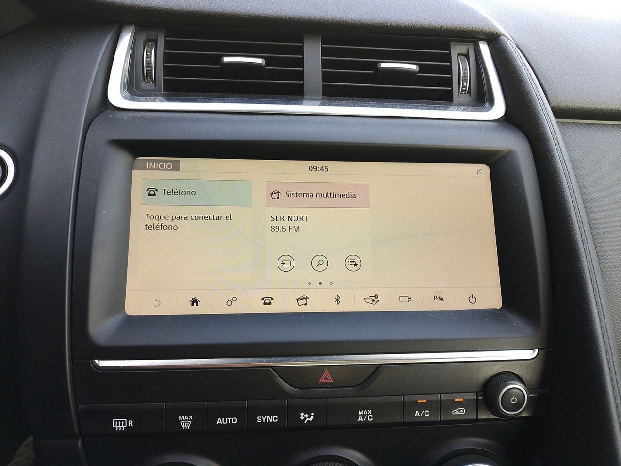 Jaguar E-Pace 2.0D 4WD - foto 15