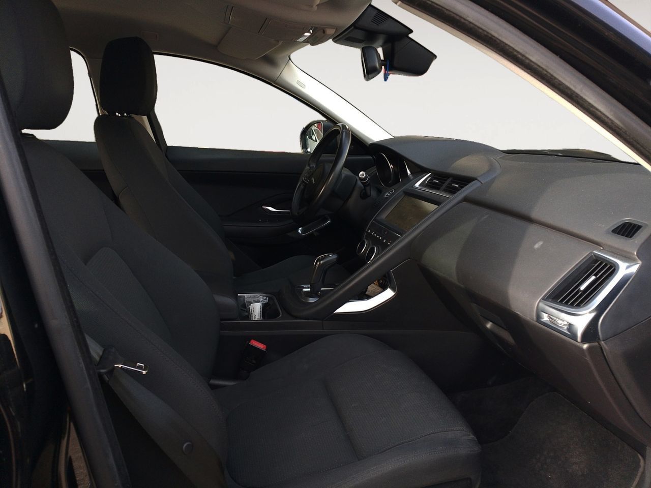 Jaguar E-Pace 2.0D 4WD - foto 11