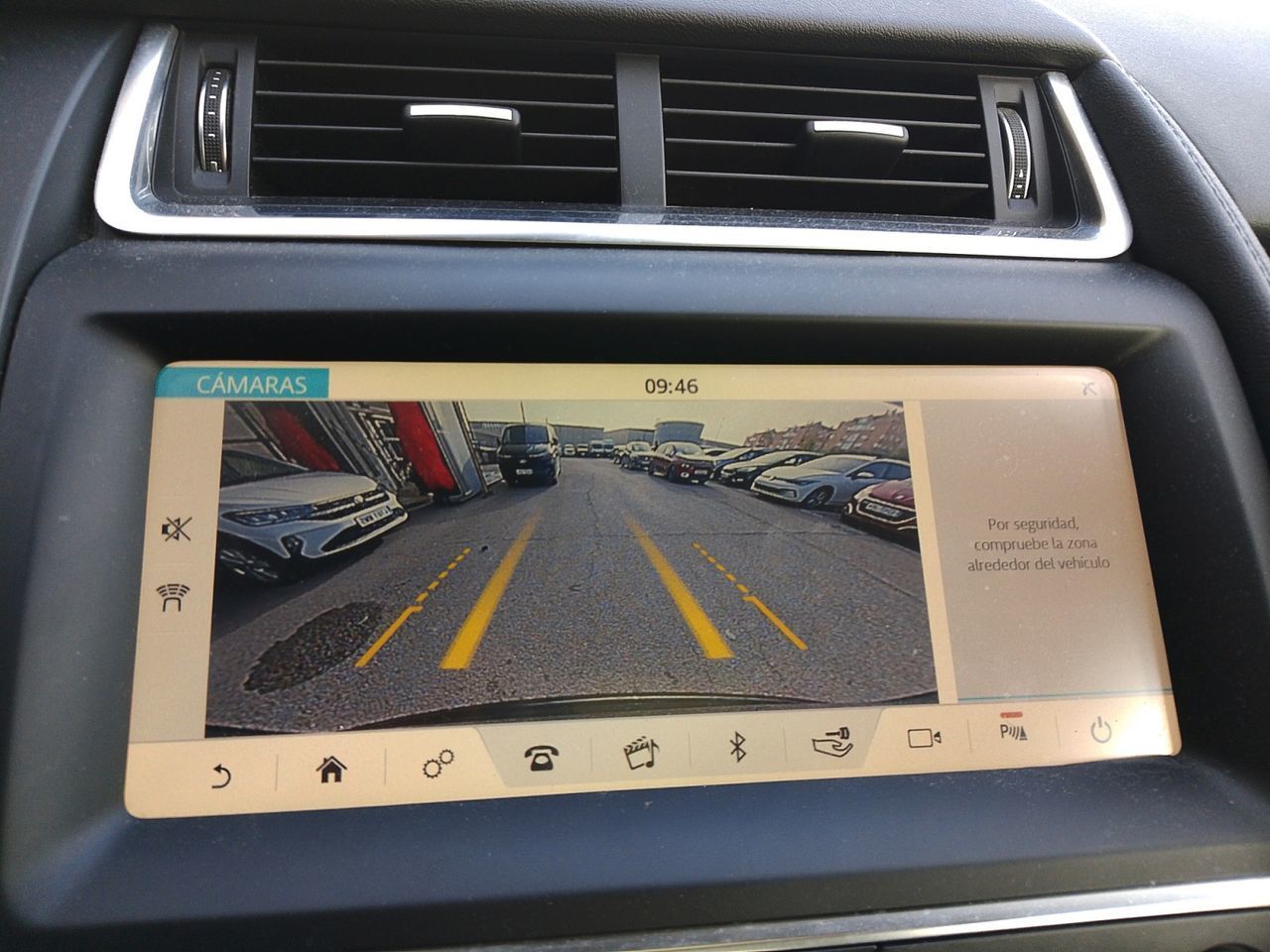Jaguar E-Pace 2.0D 4WD - foto 18