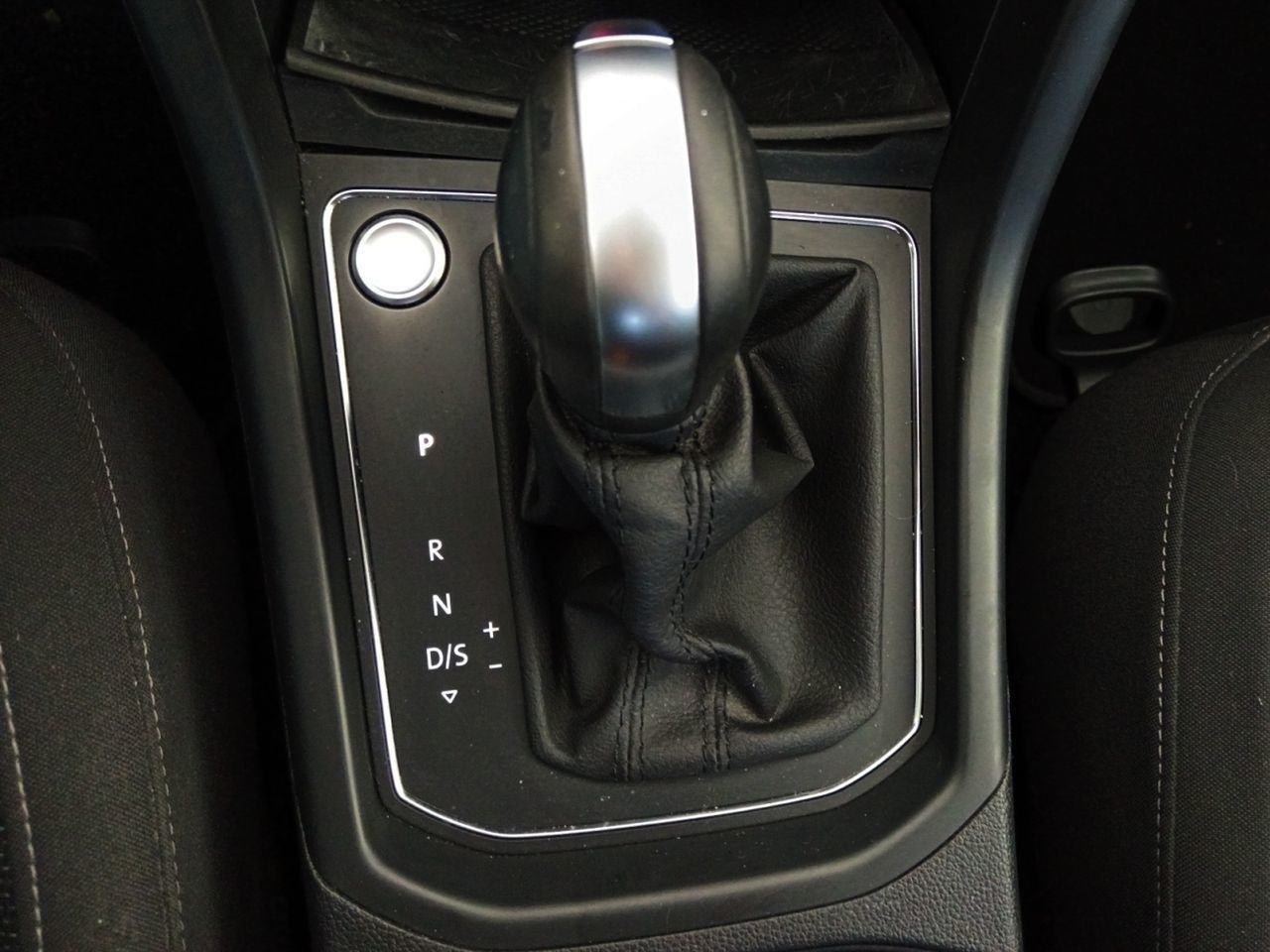 Volkswagen Touran Advance 2.0 TDI DSG - foto 13
