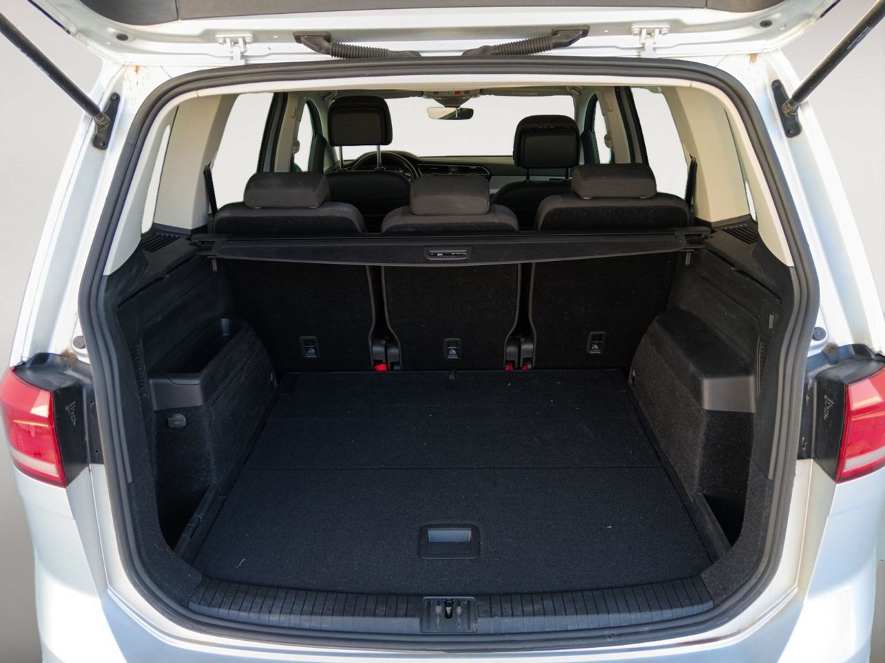 Volkswagen Touran Advance 2.0 TDI DSG - foto 12