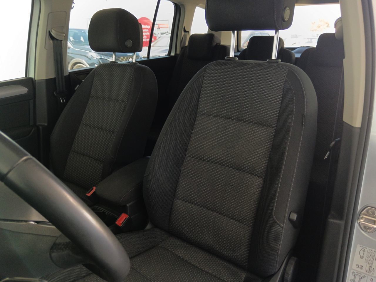 Volkswagen Touran Advance 2.0 TDI DSG - foto 21
