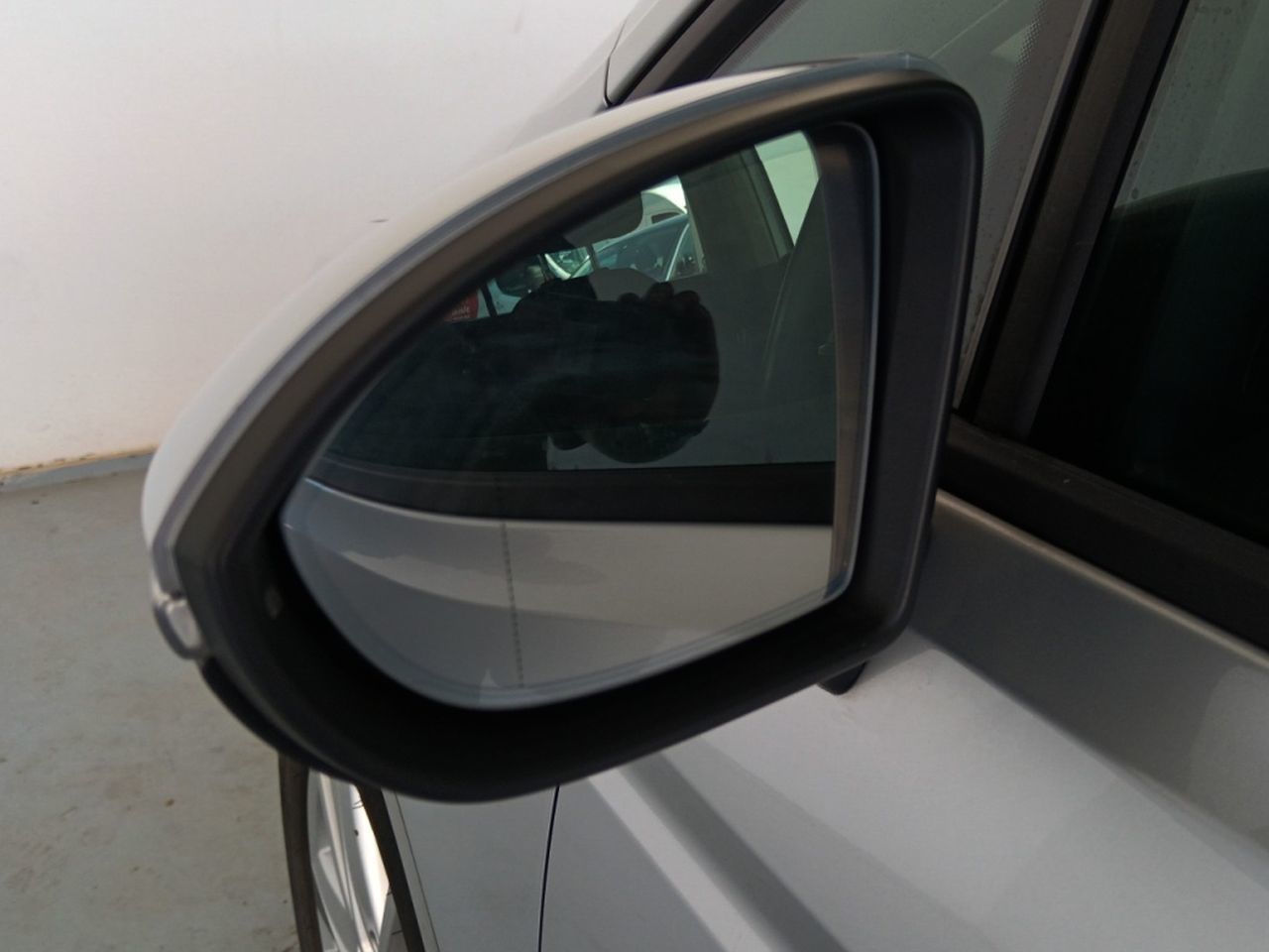 Volkswagen Touran Advance 2.0 TDI DSG - foto 22