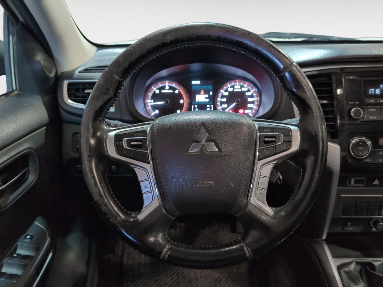 Mitsubishi L200 220 DI-D Doble Cabina M-Pro - foto 8