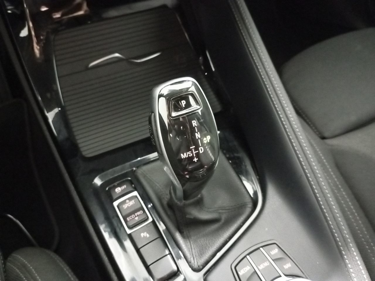BMW X2 sDrive18d Business - foto 14