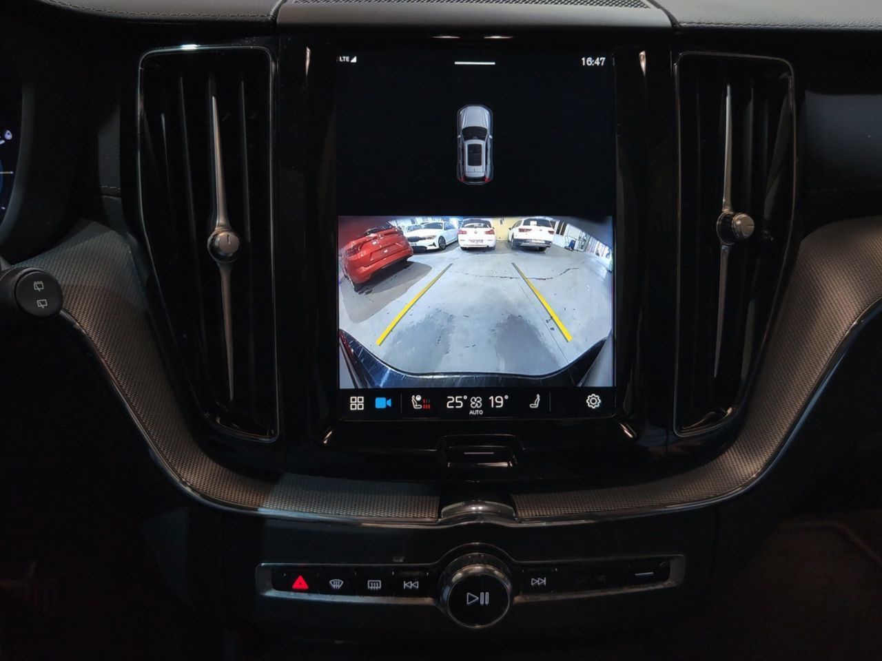 Volvo XC60 T6 Recharge Ultimate Dark AWD - foto 17