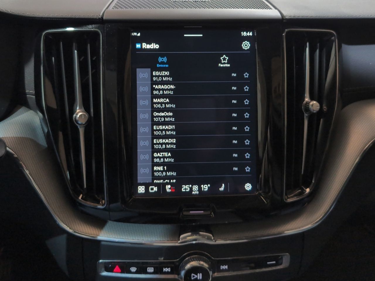 Volvo XC60 T6 Recharge Ultimate Dark AWD - foto 19