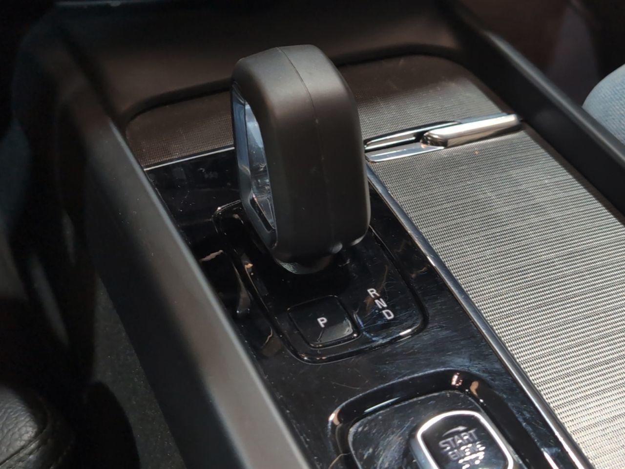 Volvo XC60 T6 Recharge Ultimate Dark AWD - foto 14