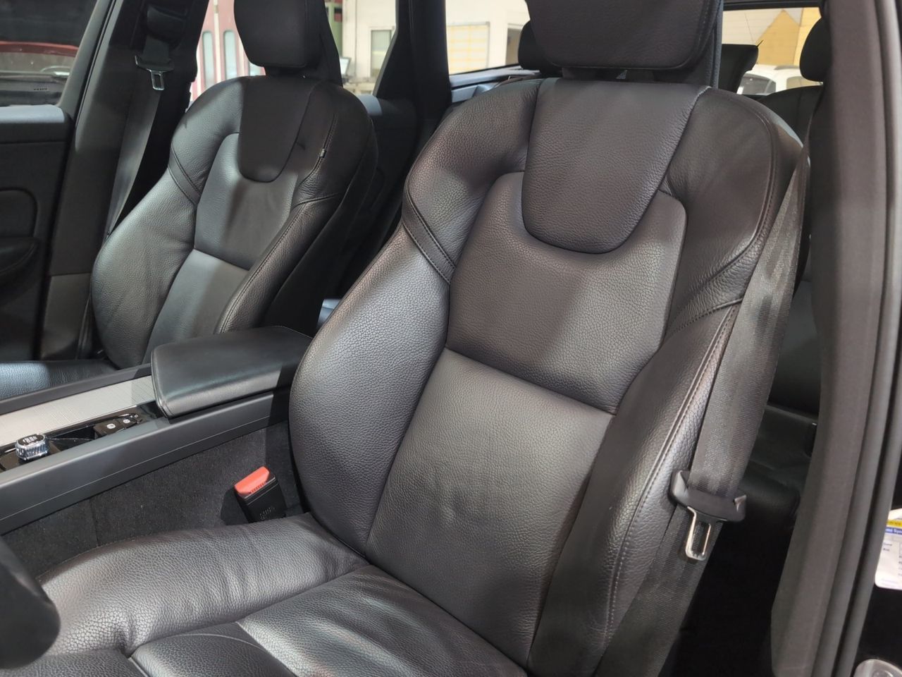 Volvo XC60 T6 Recharge Ultimate Dark AWD - foto 21