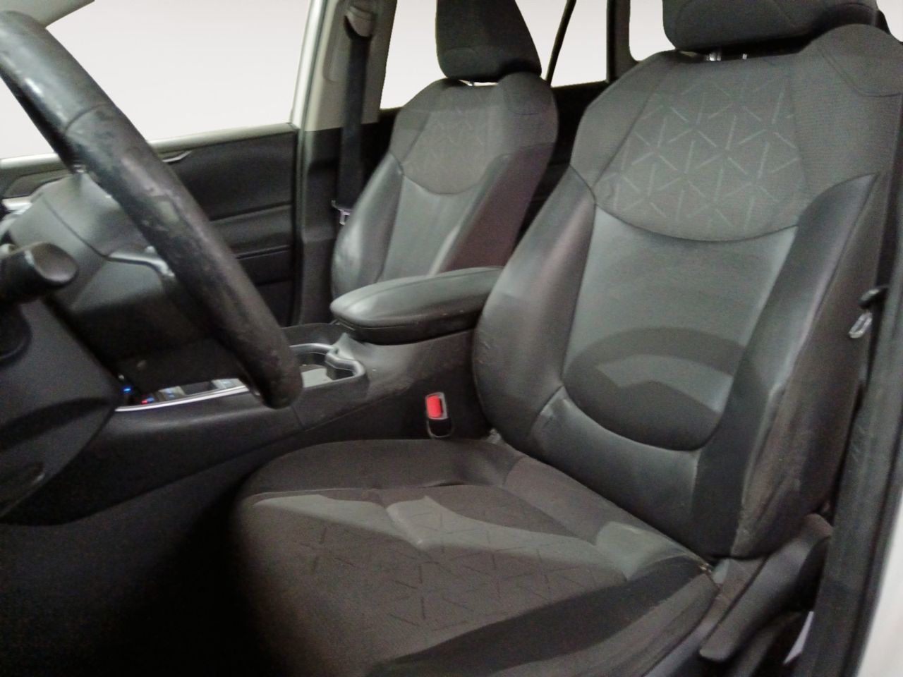 Toyota RAV4 220H Business - foto 9