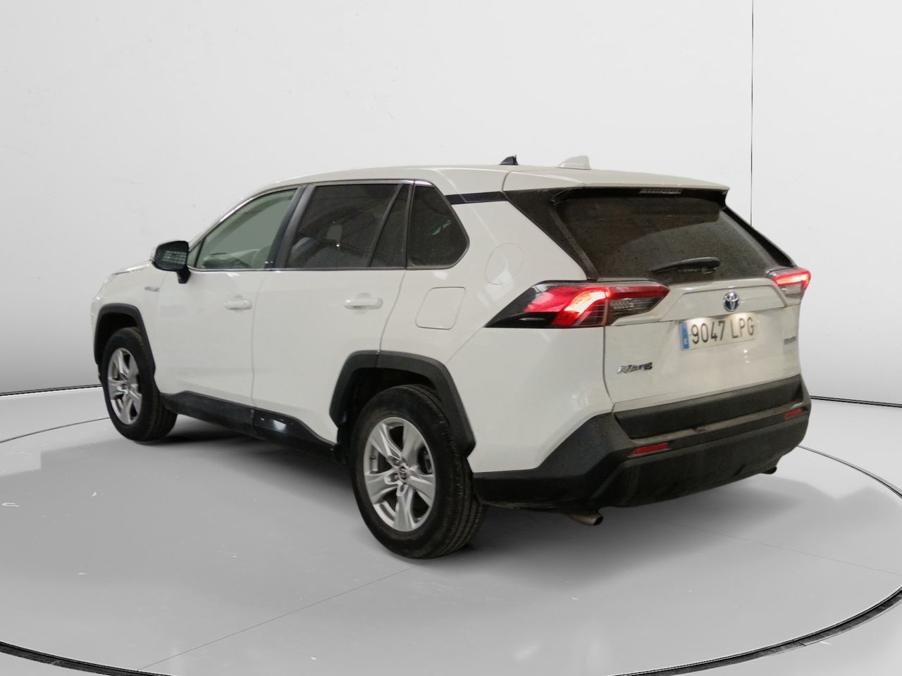 Toyota RAV4 220H Business - foto 4