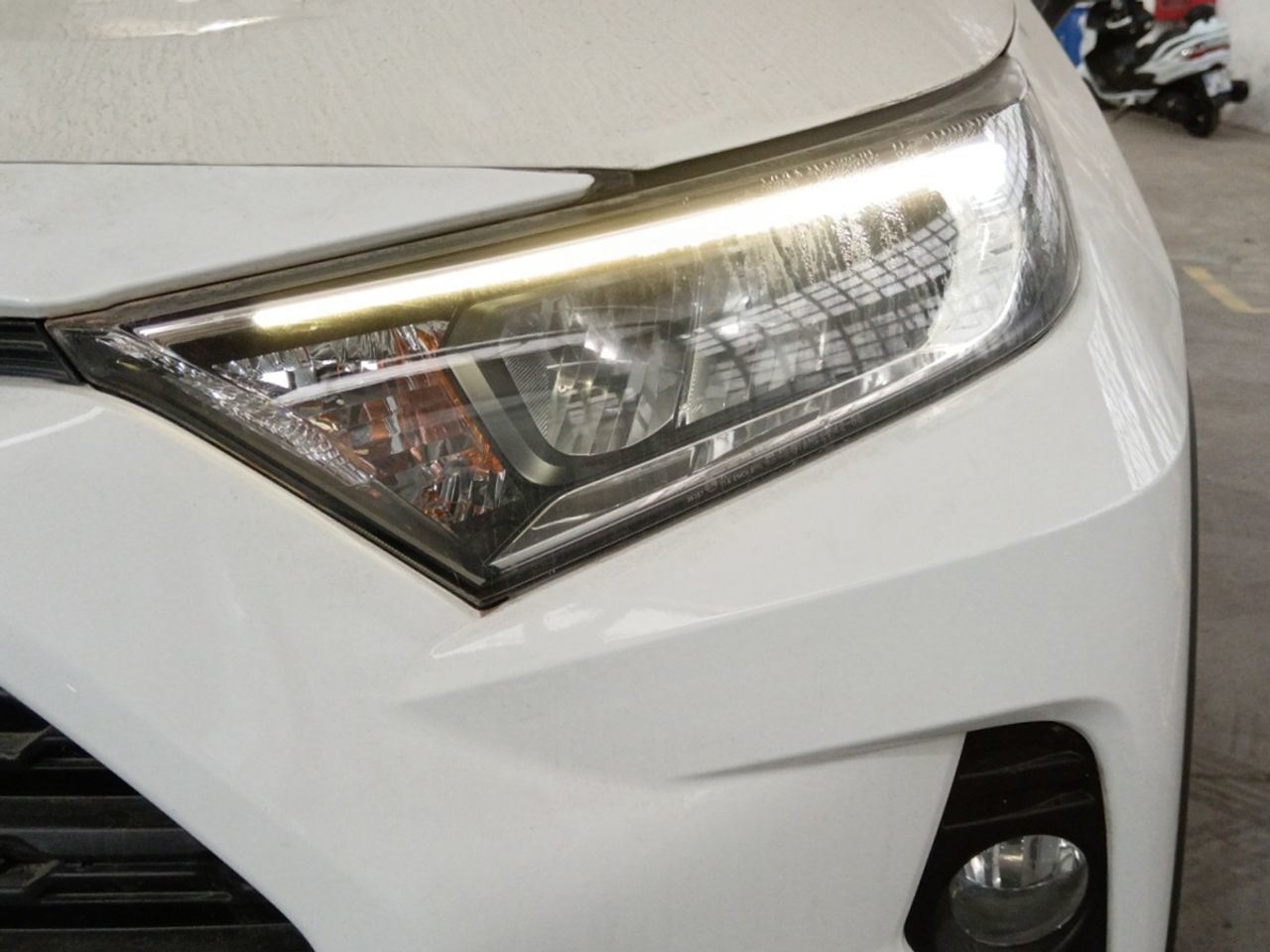 Toyota RAV4 220H Business - foto 17
