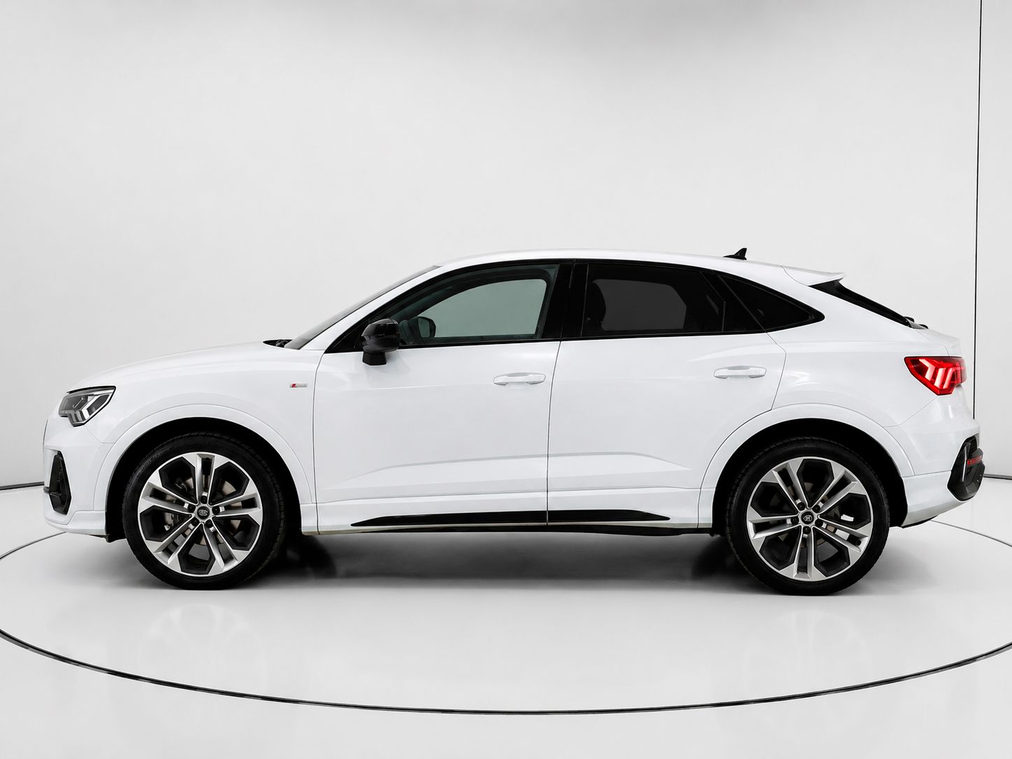 Audi Q3 Black line 35 TFSI S tronic - foto 6