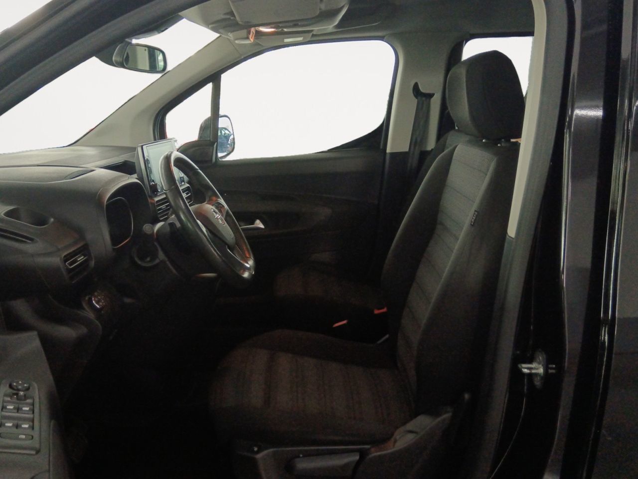 Opel Combo 1.2 T Elegance L - foto 8