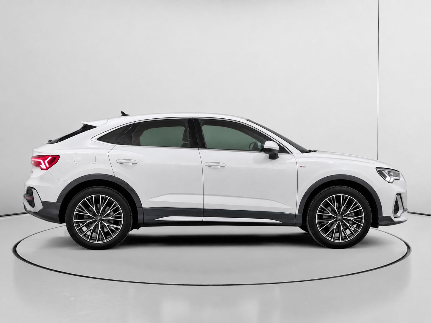 Audi Q3 S Line 40 TDI quattro S tronic - foto 2