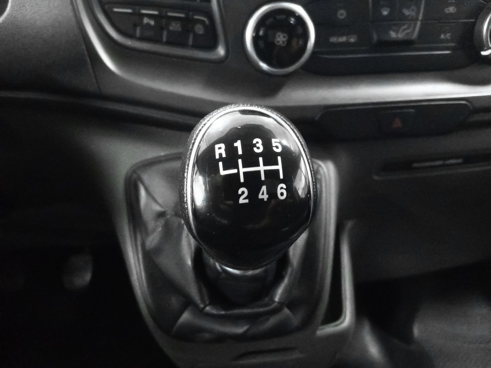 Ford Transit Custom Kombi 2.0 TDCi 320 L1 Trend - foto 14