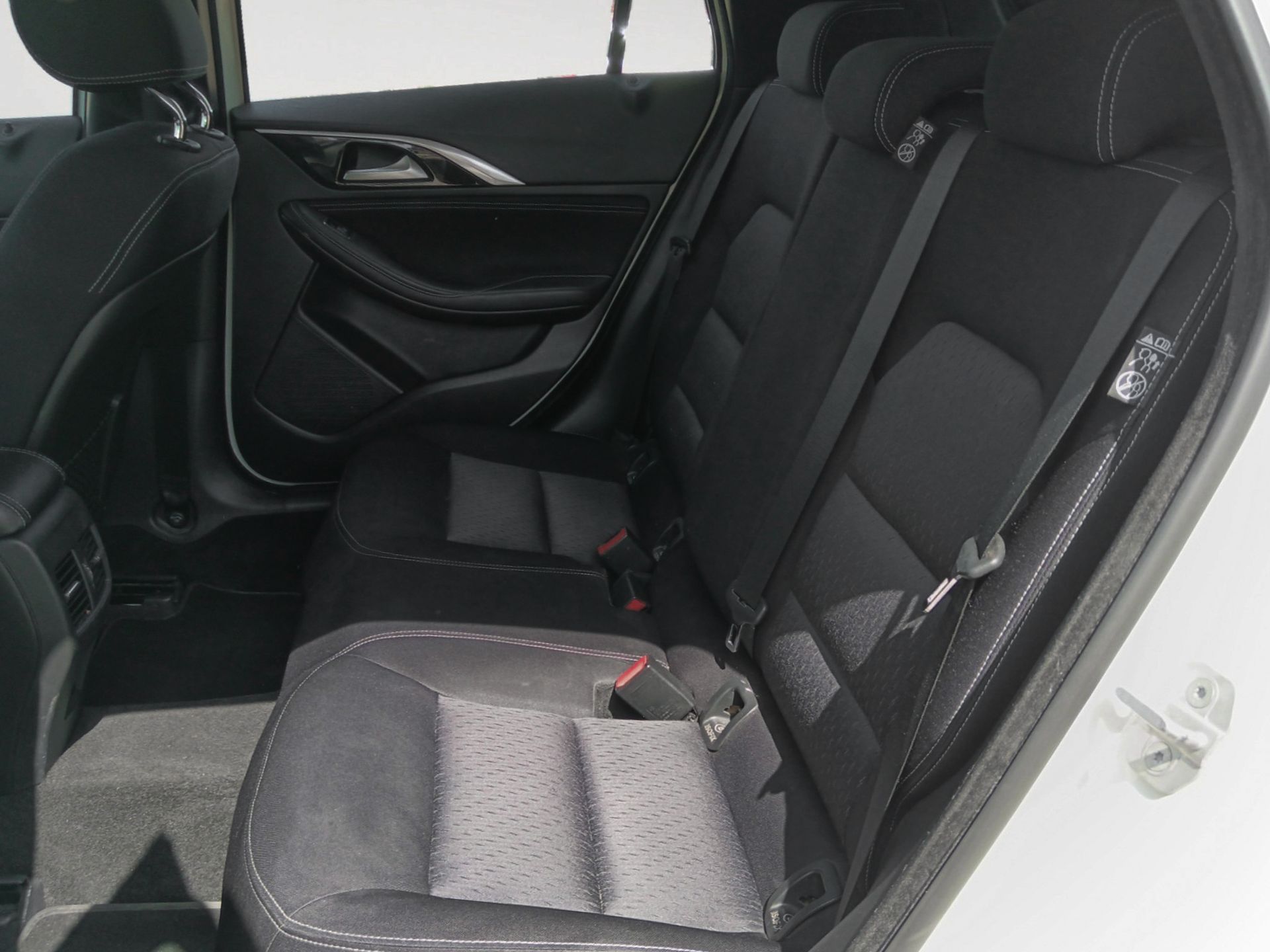 Infiniti Q30 1.5 D Premium - foto 11
