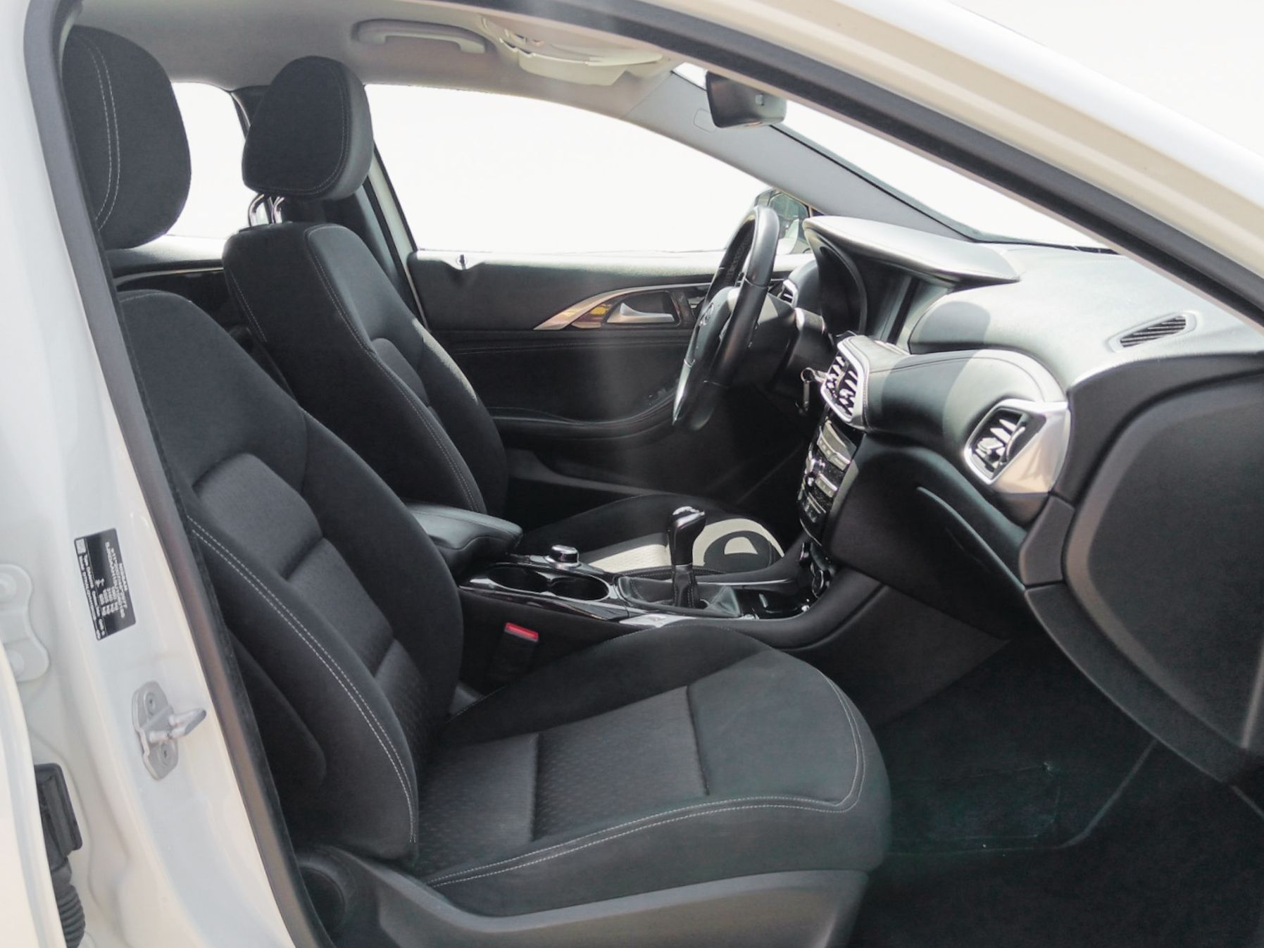 Infiniti Q30 1.5 D Premium - foto 12