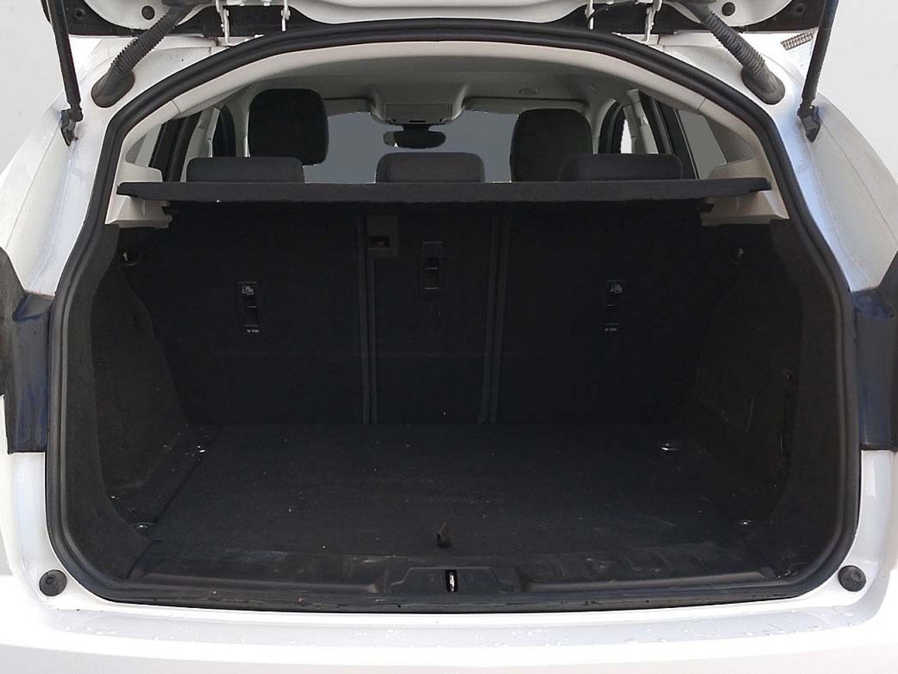 Jaguar E-Pace 2.0D Standard - foto 12