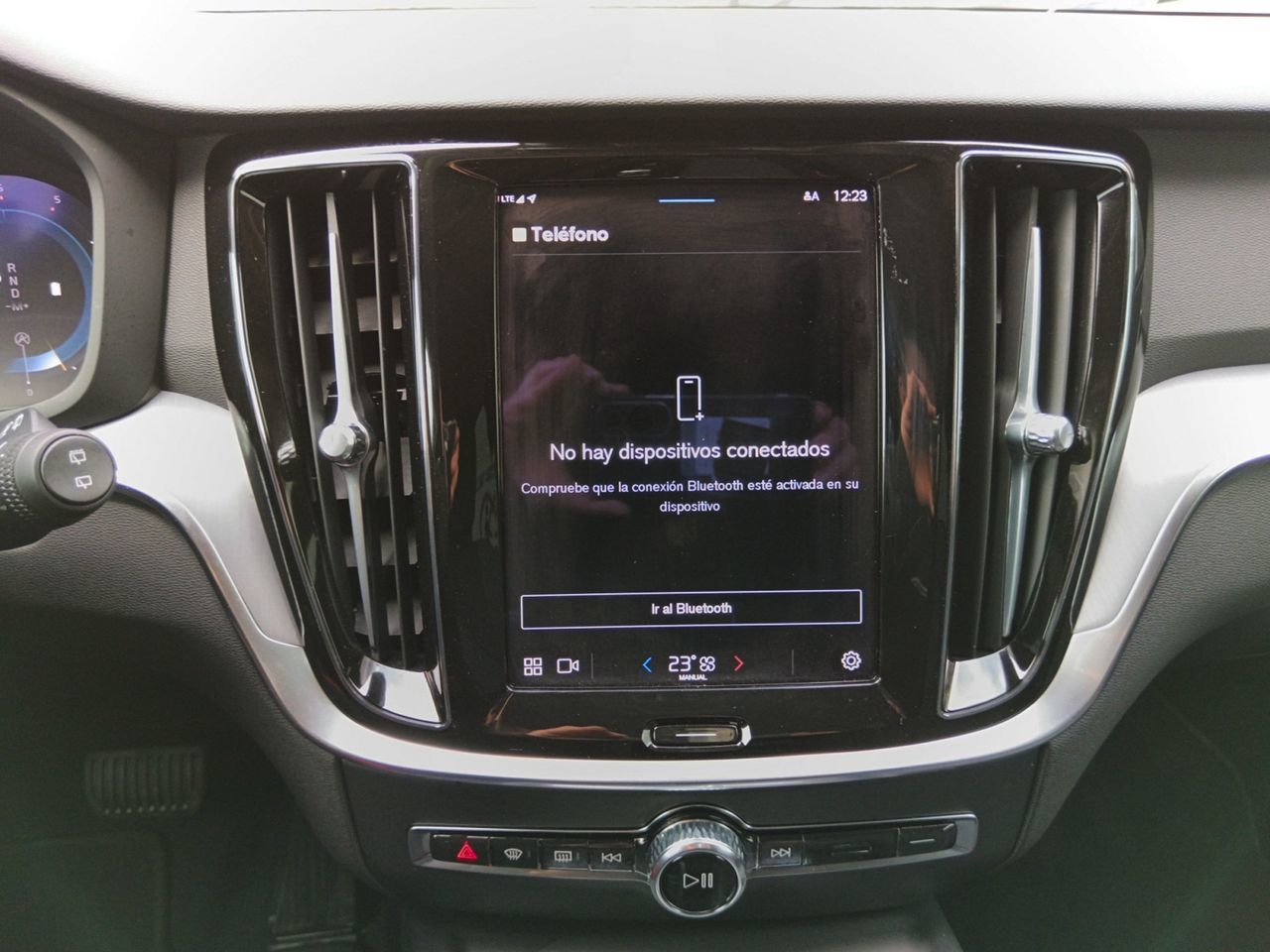 Volvo V60 B4 D Cross Country Core AWD - foto 17