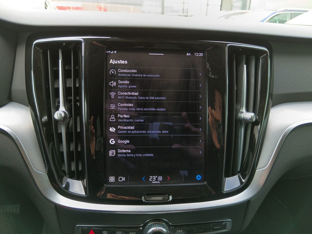 Volvo V60 B4 D Cross Country Core AWD - foto 16