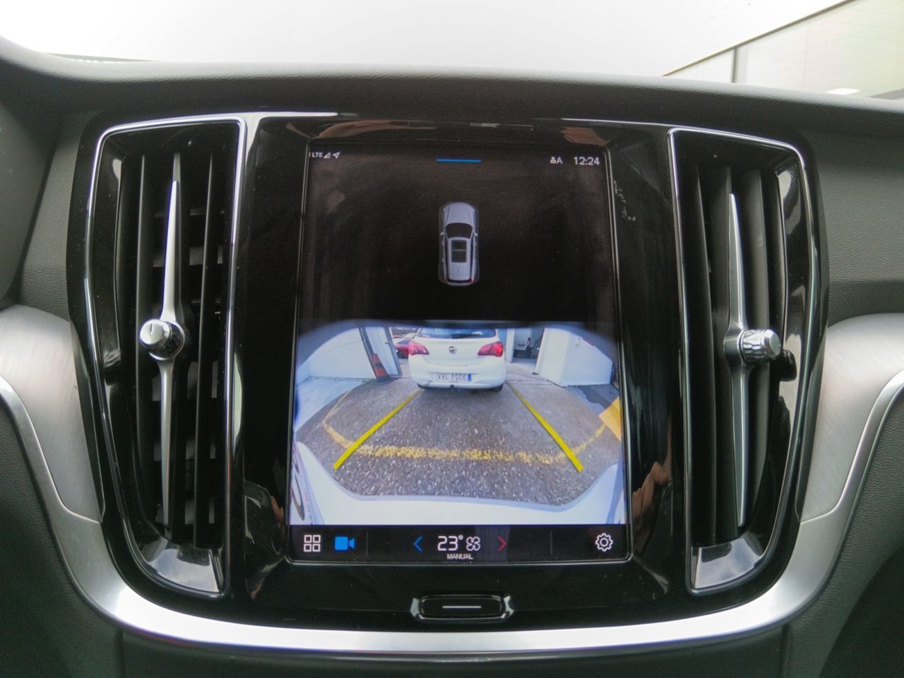 Volvo V60 B4 D Cross Country Core AWD - foto 19