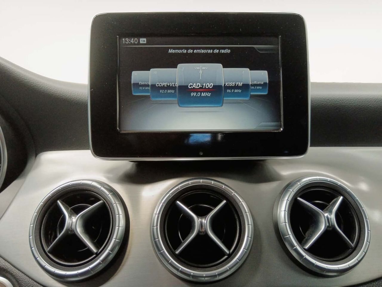 Mercedes-Benz CLA 200 d - foto 16