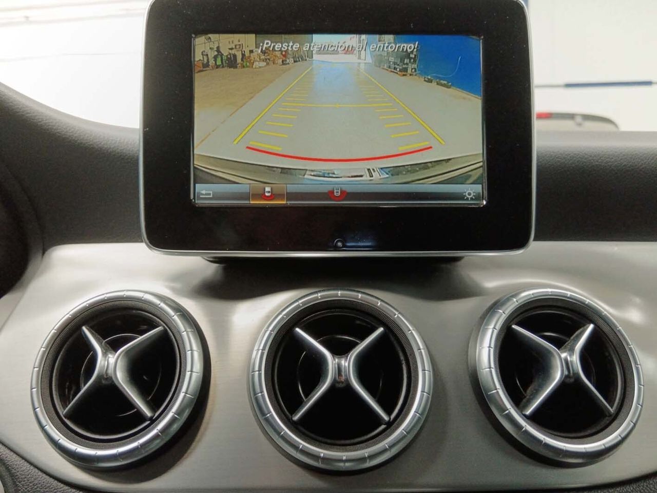 Mercedes-Benz CLA 200 d - foto 19
