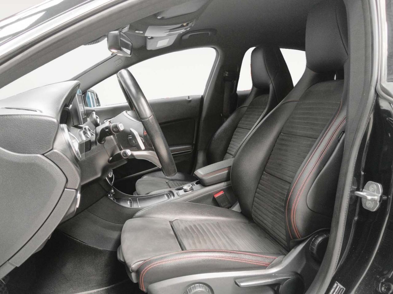 Mercedes-Benz CLA 200 d - foto 9