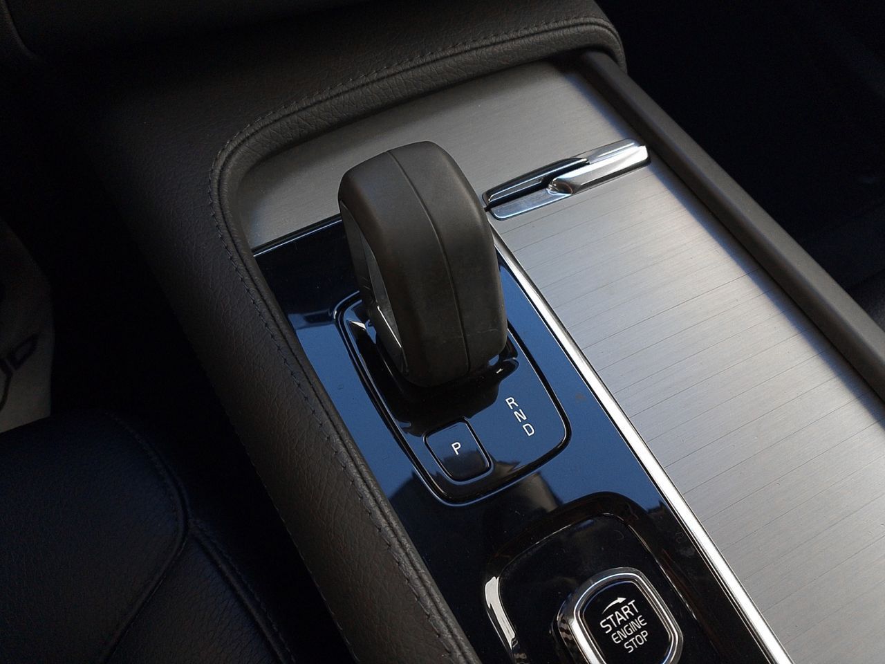 Volvo XC90 T8 Core Recharge AWD - foto 15
