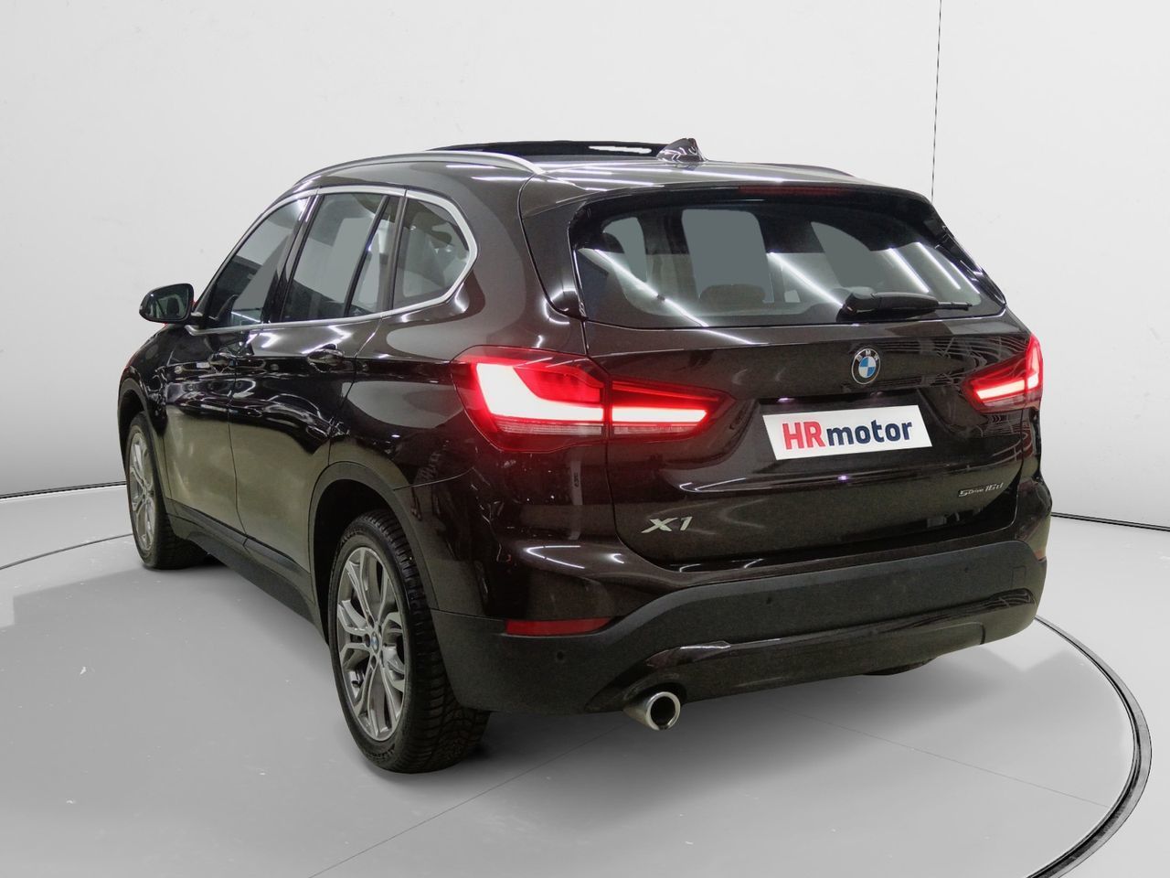 BMW X1 sDrive16d Business - foto 4