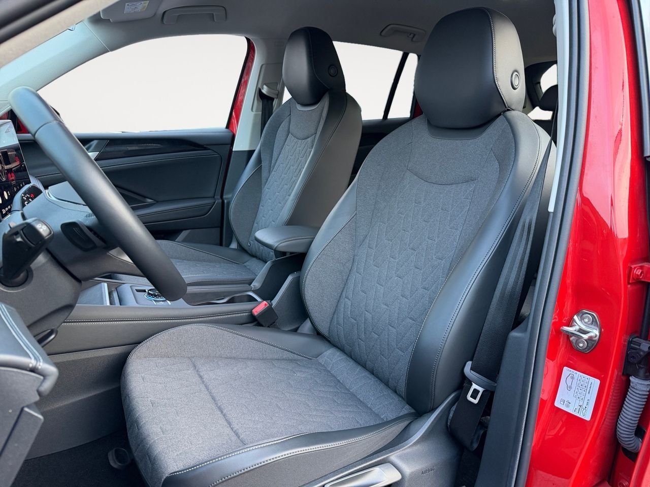 Volkswagen Tiguan Life 1.5 eTSI DSG - foto 8